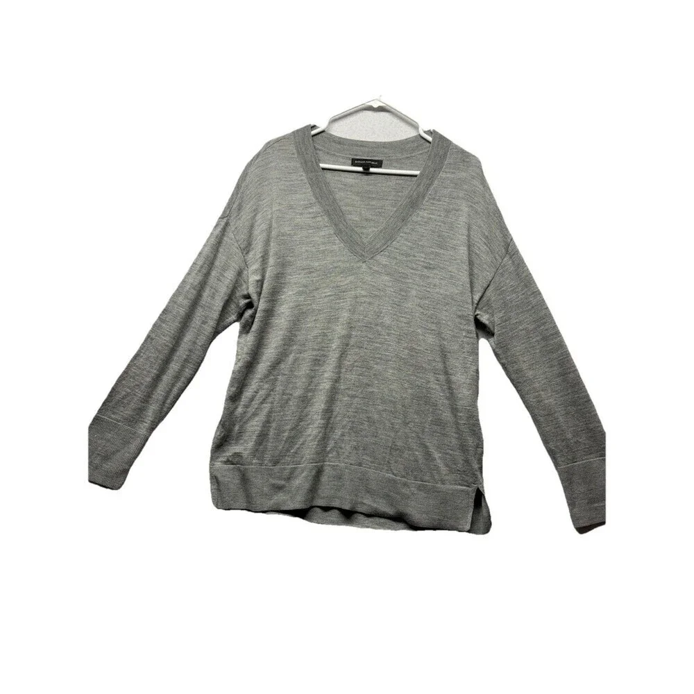 Banana Republic Jumper Mens Medium Gray 100% Merino Wool V Neck Knit